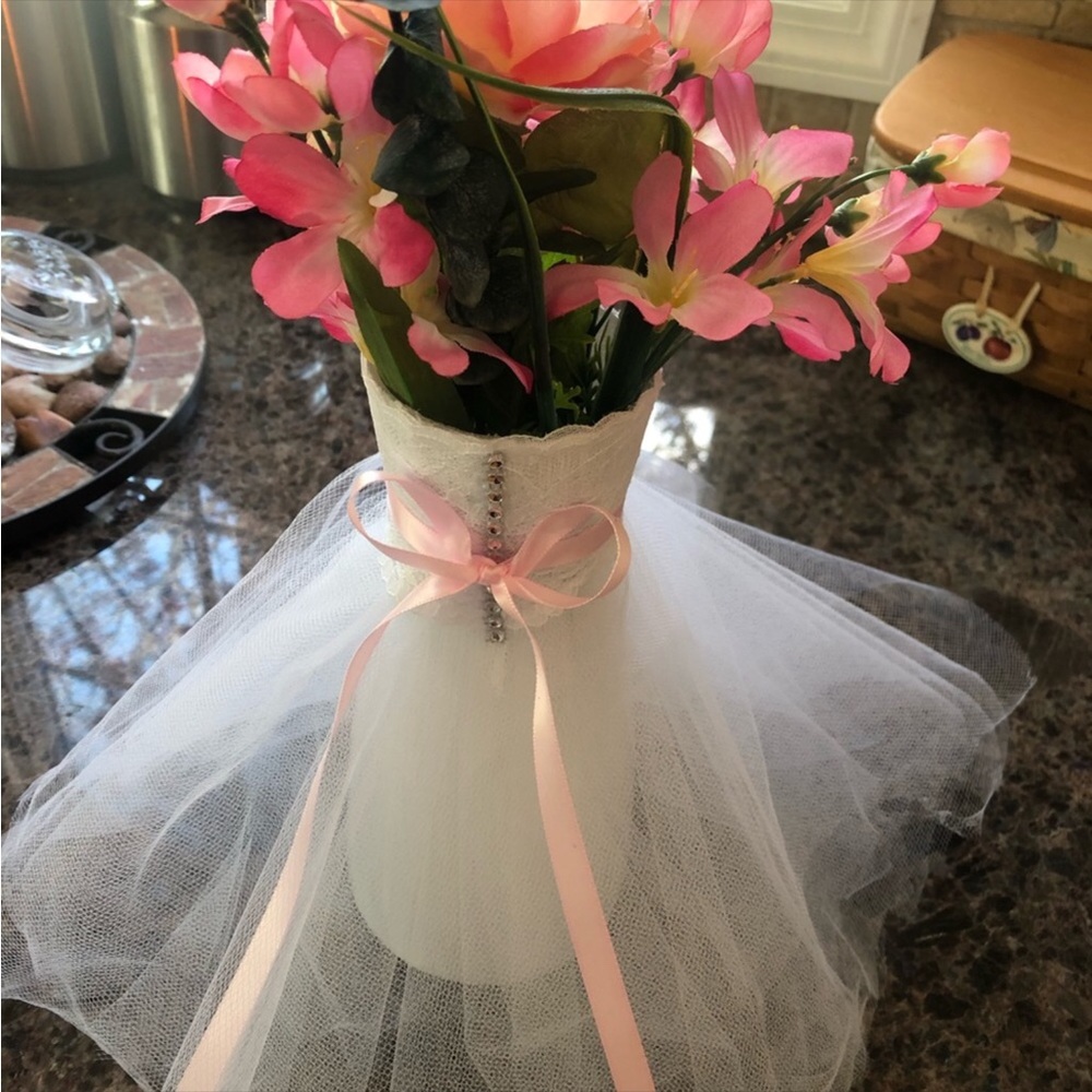 wedding dress centerpieces $15 each and I have 2 left - Picture 3 of 4